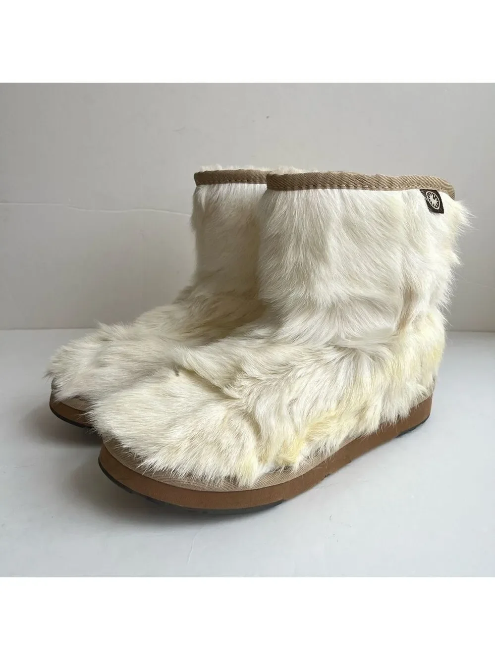 AU&MU Sheepskin Boots White Size 6
